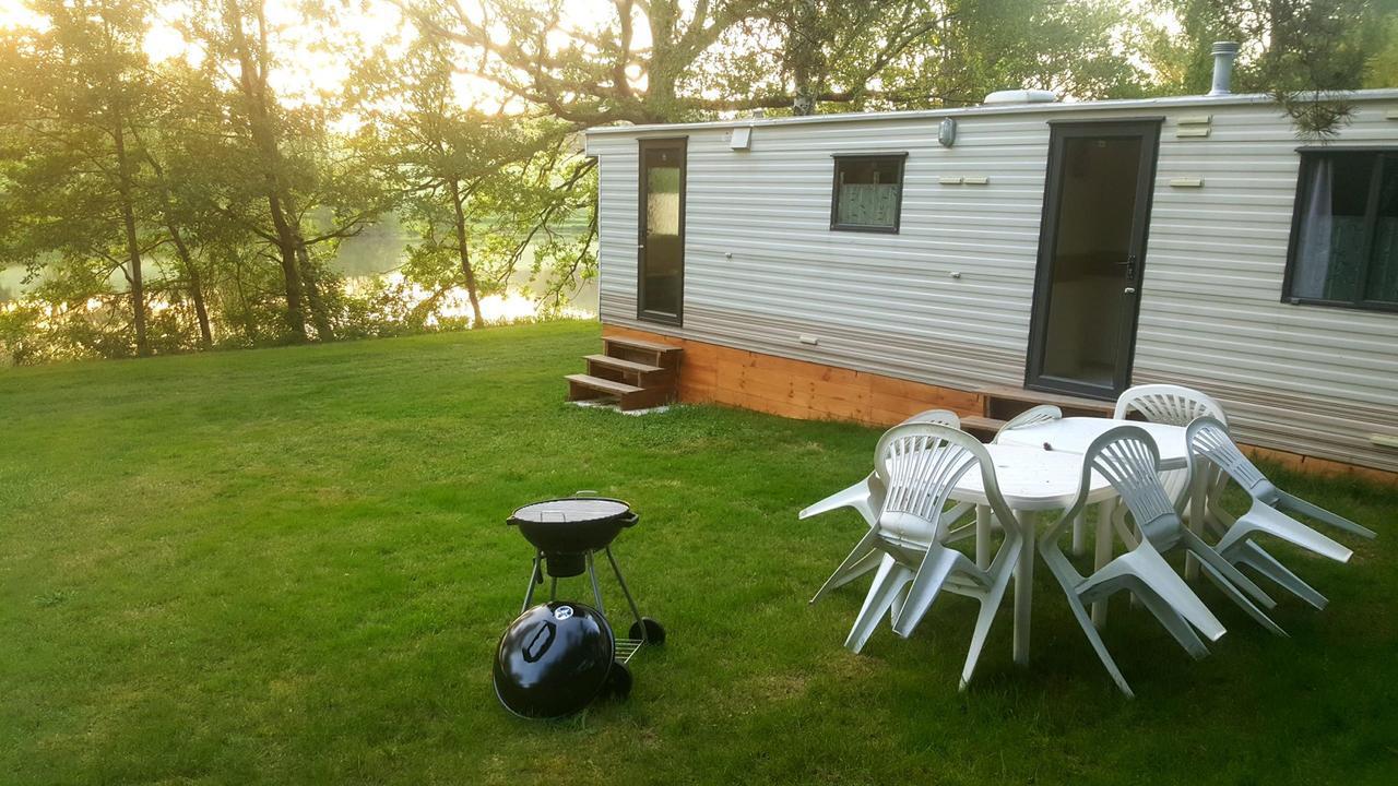Camping De La Reuille Flere-la-Riviere Exterior photo