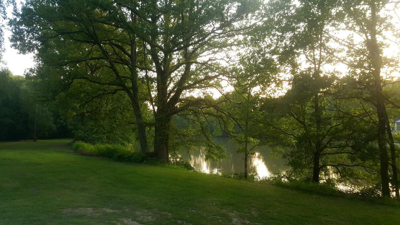 Camping De La Reuille Flere-la-Riviere Exterior photo