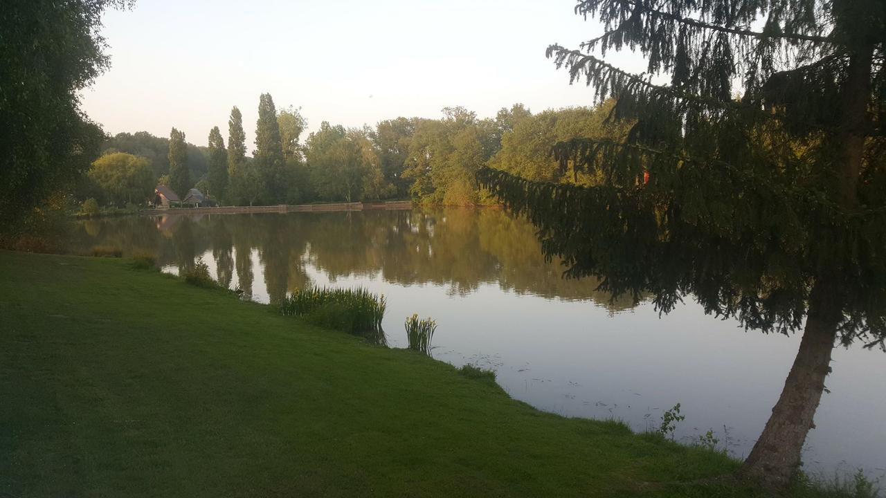 Camping De La Reuille Flere-la-Riviere Exterior photo